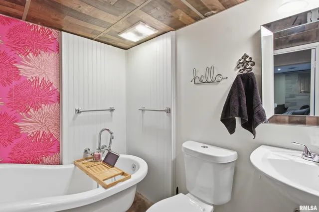 $110,000 | 50 Arlington Drive, Macomb, IL 61455