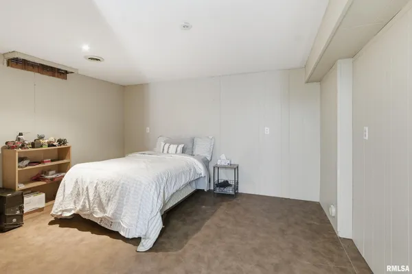 $110,000 | 50 Arlington Drive, Macomb, IL 61455