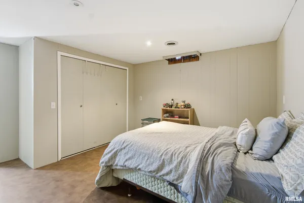 $110,000 | 50 Arlington Drive, Macomb, IL 61455