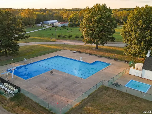 $110,000 | 50 Arlington Drive, Macomb, IL 61455