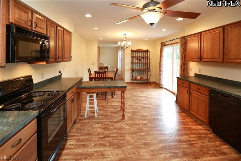 45253 Middle Ridge Road Amherst, OH 44001 - Photo 3 of 24