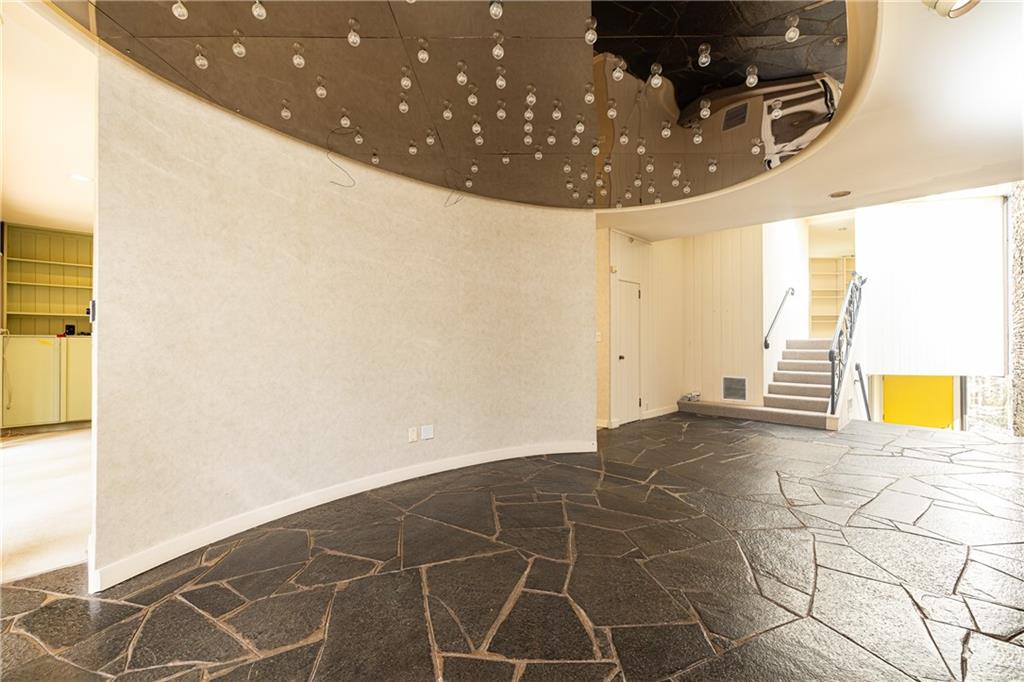 3248 Nancy Creek Road Northwest Atlanta, GA 30327 - Photo 15 of 44 a view of an empty room