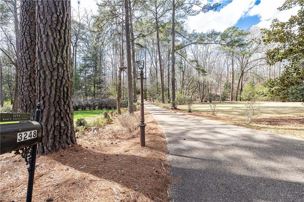 3248 Nancy Creek Road Northwest Atlanta, GA 30327 - Photo 4 of 44