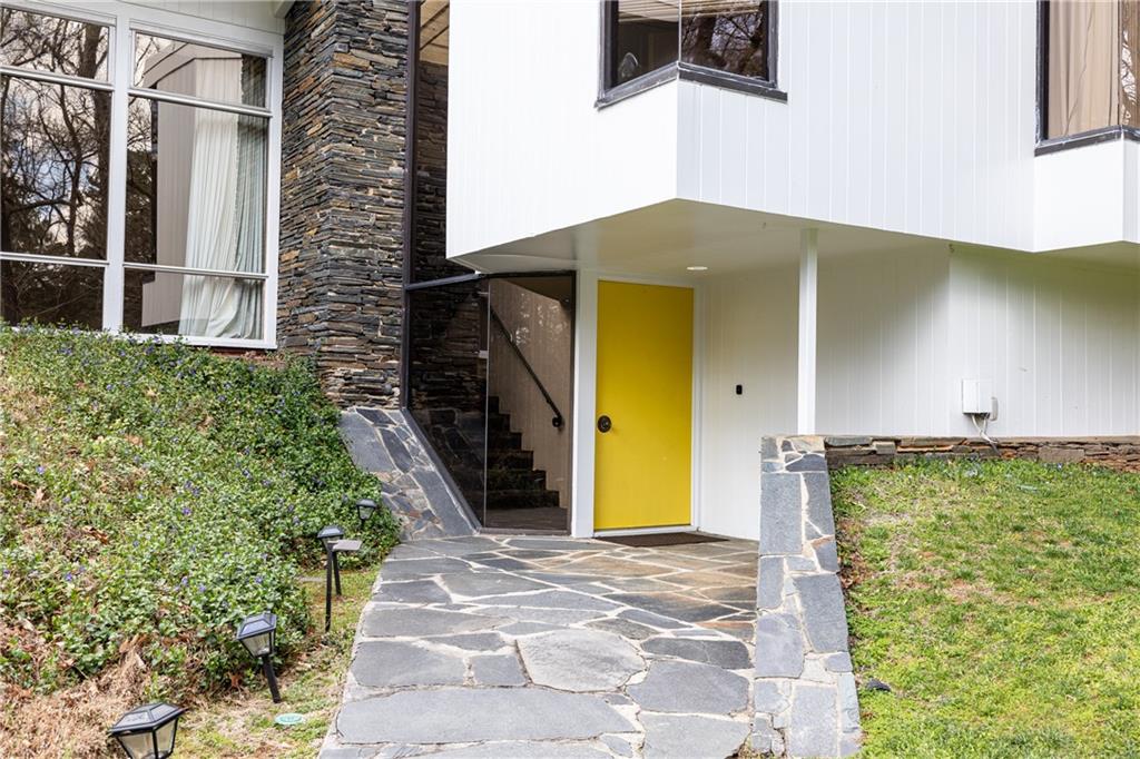 3248 Nancy Creek Road Northwest Atlanta, GA 30327 - Photo 9 of 44 a view of a back yard of the house