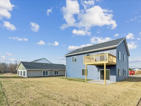 $325,000 | 1416 Duncan Drive, Muscatine, IA 52761