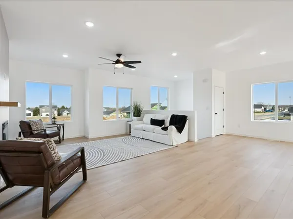 $325,000 | 1416 Duncan Drive, Muscatine, IA 52761