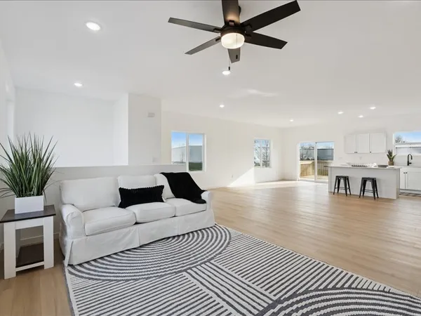 $325,000 | 1416 Duncan Drive, Muscatine, IA 52761