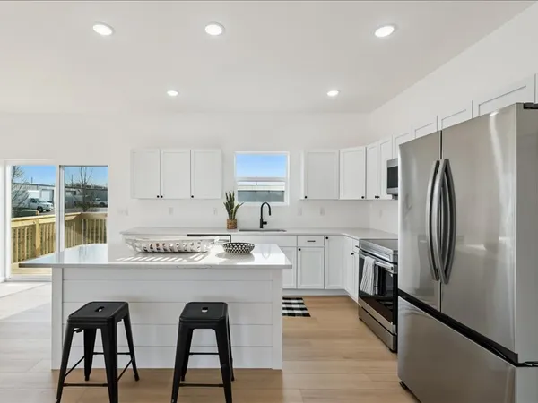 $325,000 | 1416 Duncan Drive, Muscatine, IA 52761