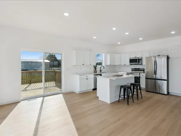 $325,000 | 1416 Duncan Drive, Muscatine, IA 52761