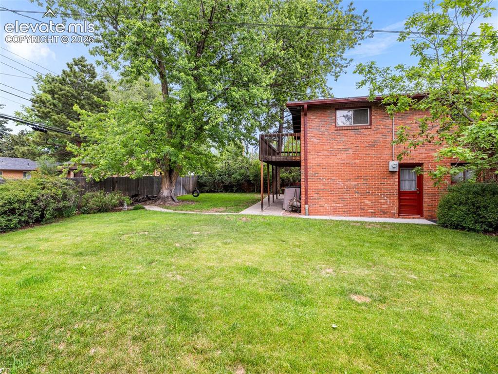 628 Castle Road Colorado Springs, CO 80904 - Photo 9 of 39
