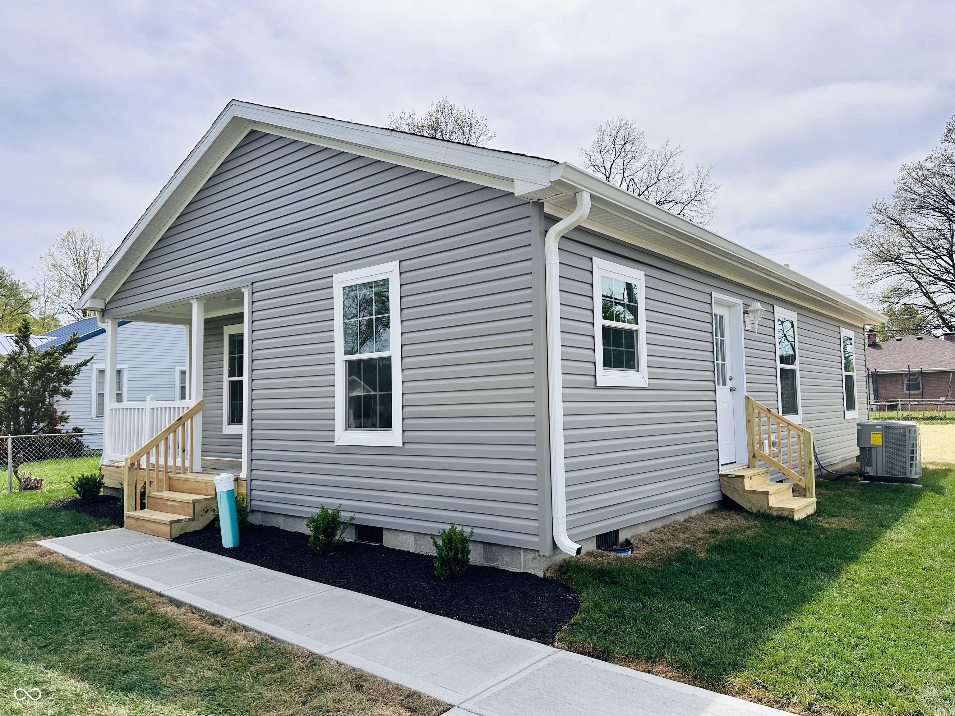 2219 Fowler Street Anderson, IN 46012 - Photo 3 of 23