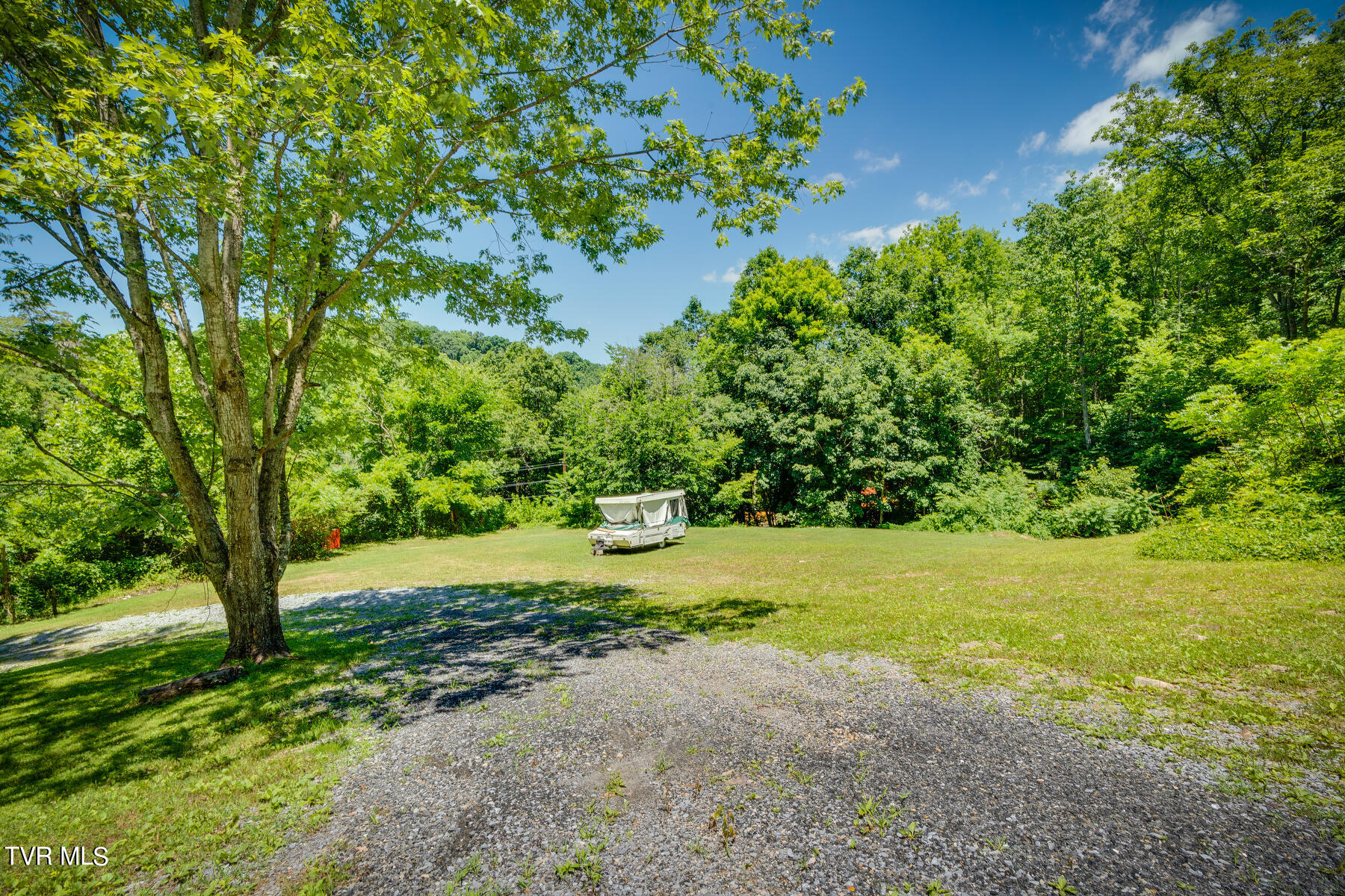 333 Jenkins Hollow Road Elizabethton, TN 37643 - Photo 6 of 31 Home Exterior