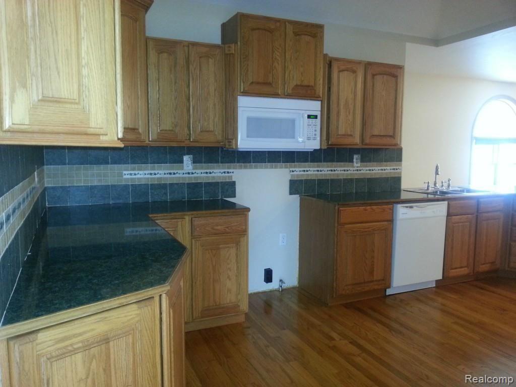 4050 Parker Road Fort Gratiot, MI 48059 - Photo 2 of 47 20150413_102423.jpg