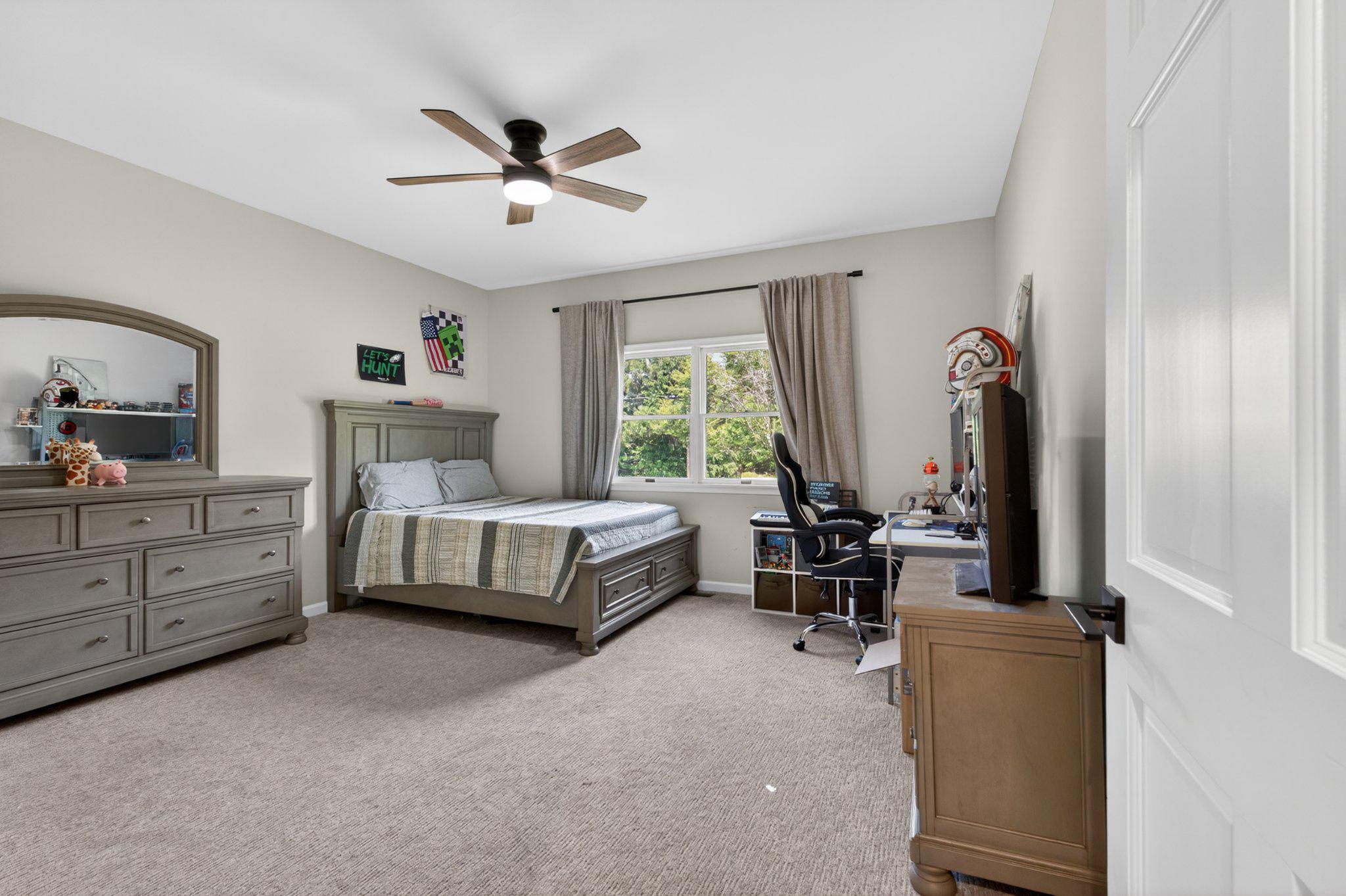 836 Hardingville Road Monroeville, NJ 08343 - Photo 34 of 58 Third bedroom.
