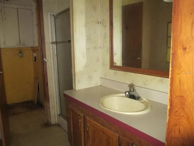 a close up of a shower