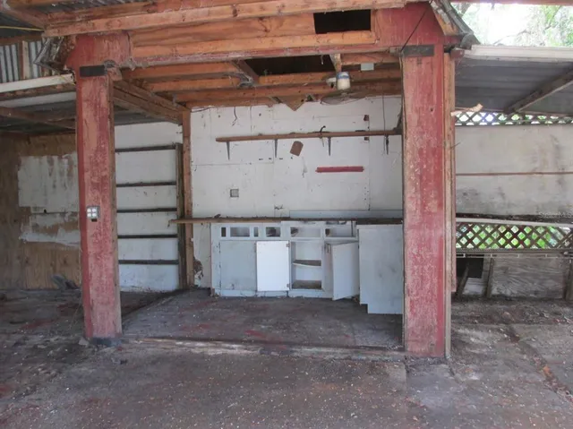 a view of a storage & utility room