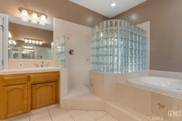 $565,000 | 1933 Kellie Marie Street, Bakersfield, CA 93314