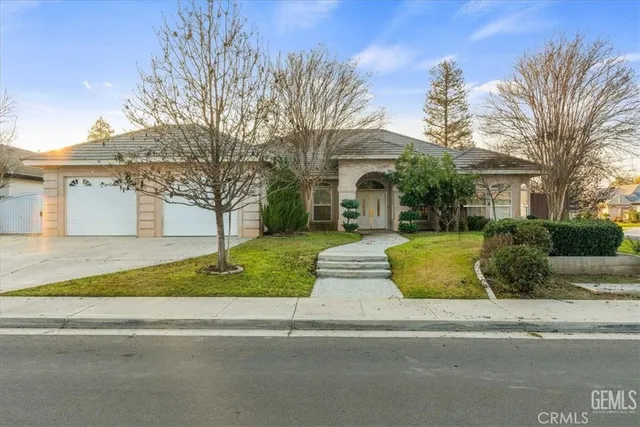 $565,000 | 1933 Kellie Marie Street, Bakersfield, CA 93314