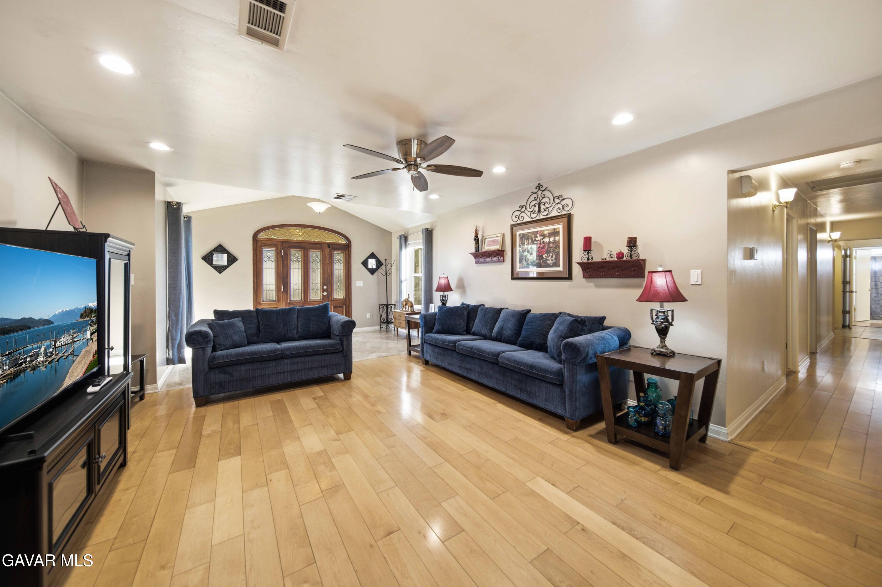 28241 Lancaster Road Lancaster, CA 93536 - Photo 5 of 59 5