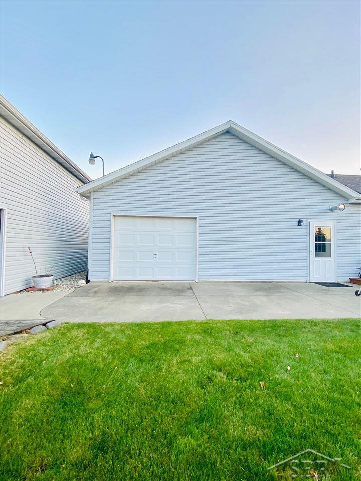 11148 Frost Road Freeland, MI 48623 - Photo 21 of 24