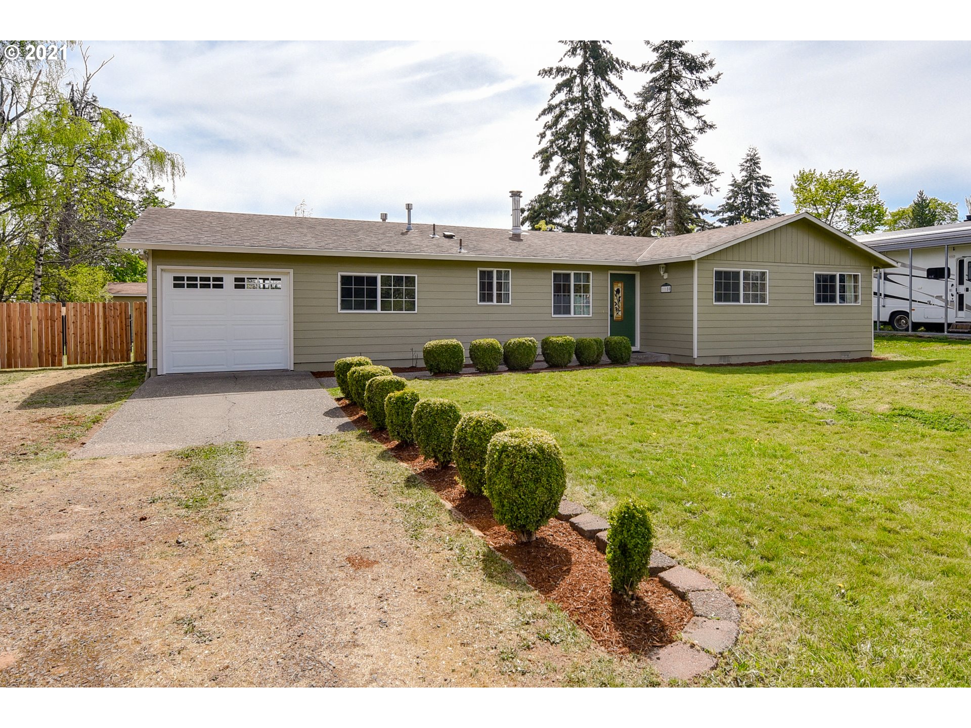 11180 Beutel Road Oregon City, OR 97045 - Photo 1 of 22 Gallery Image 1