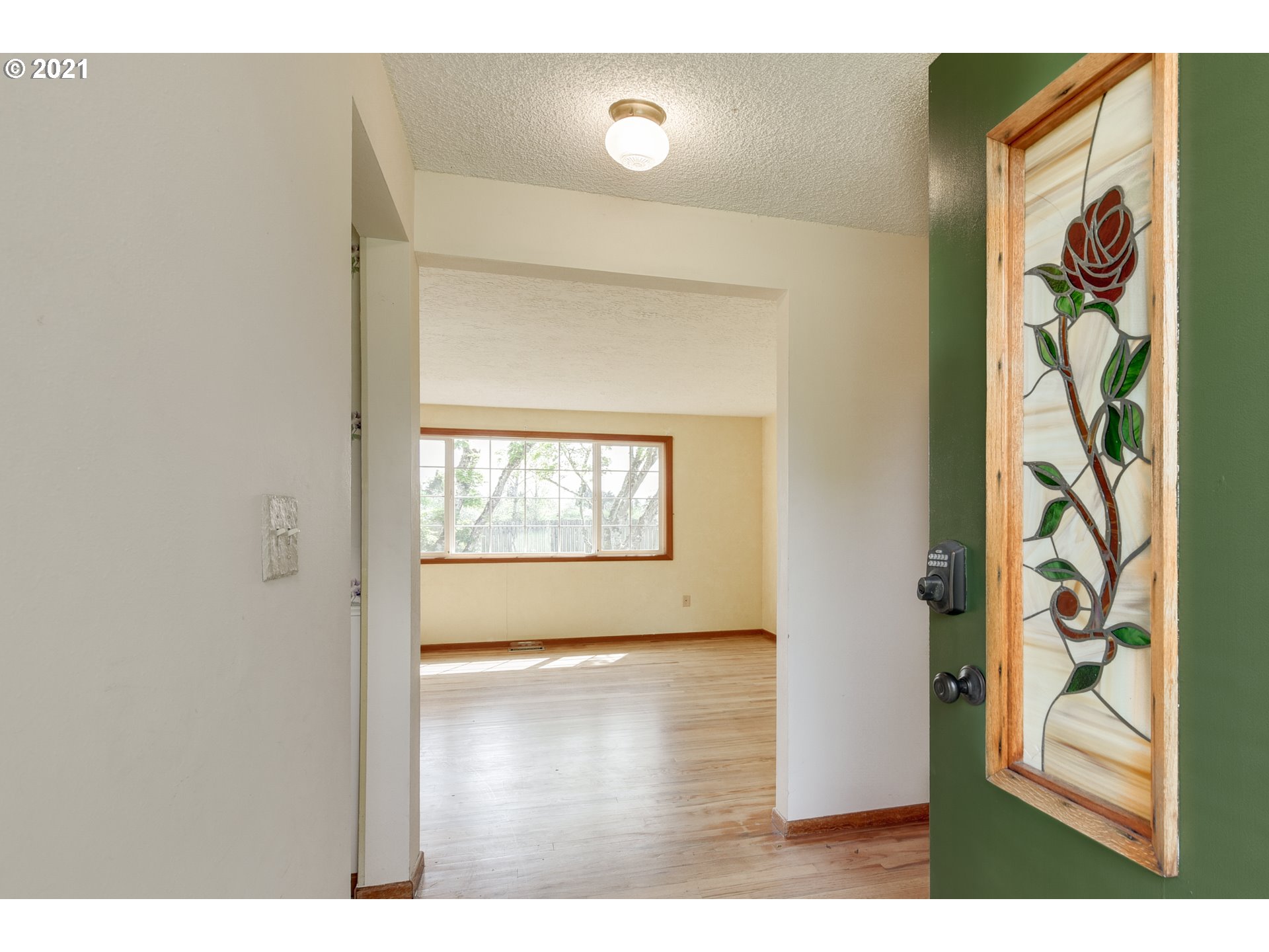 11180 Beutel Road Oregon City, OR 97045 - Photo 3 of 22 Gallery Image 3