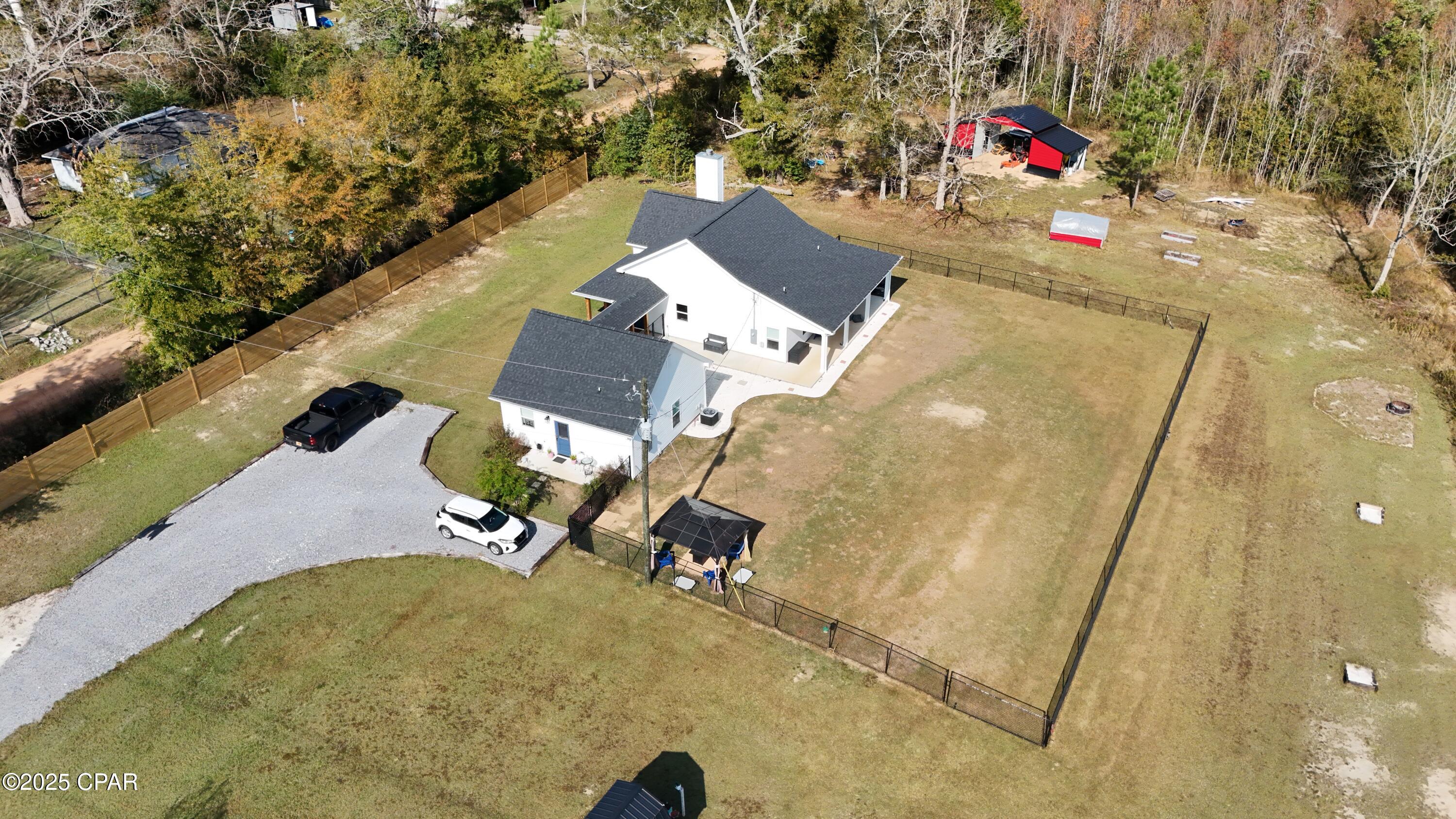 908 North Caryville Road Bonifay, FL 32425 - Photo 4 of 28