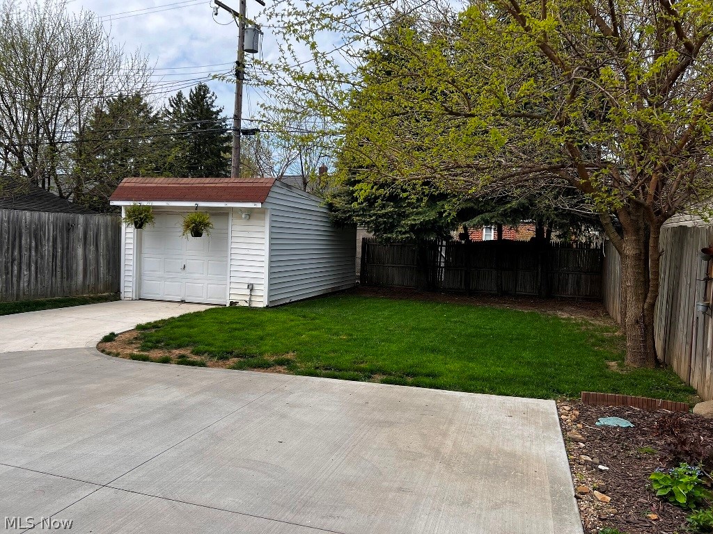 6602 Snow Road Parma, OH 44129 - Photo 21 of 23 View of backyard
