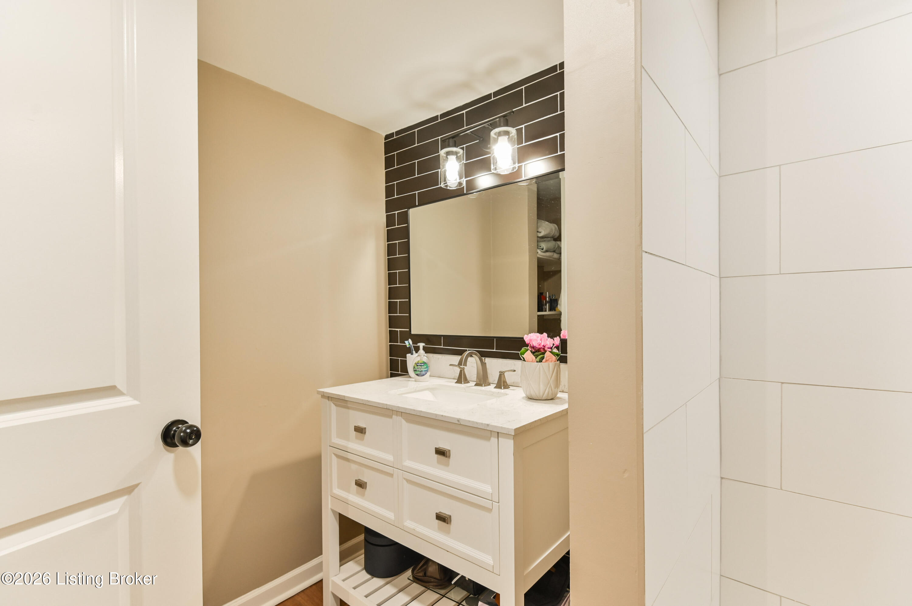 211 Merriman Road Louisville, KY 40207 - Photo 28 of 56 37 20260301-5407