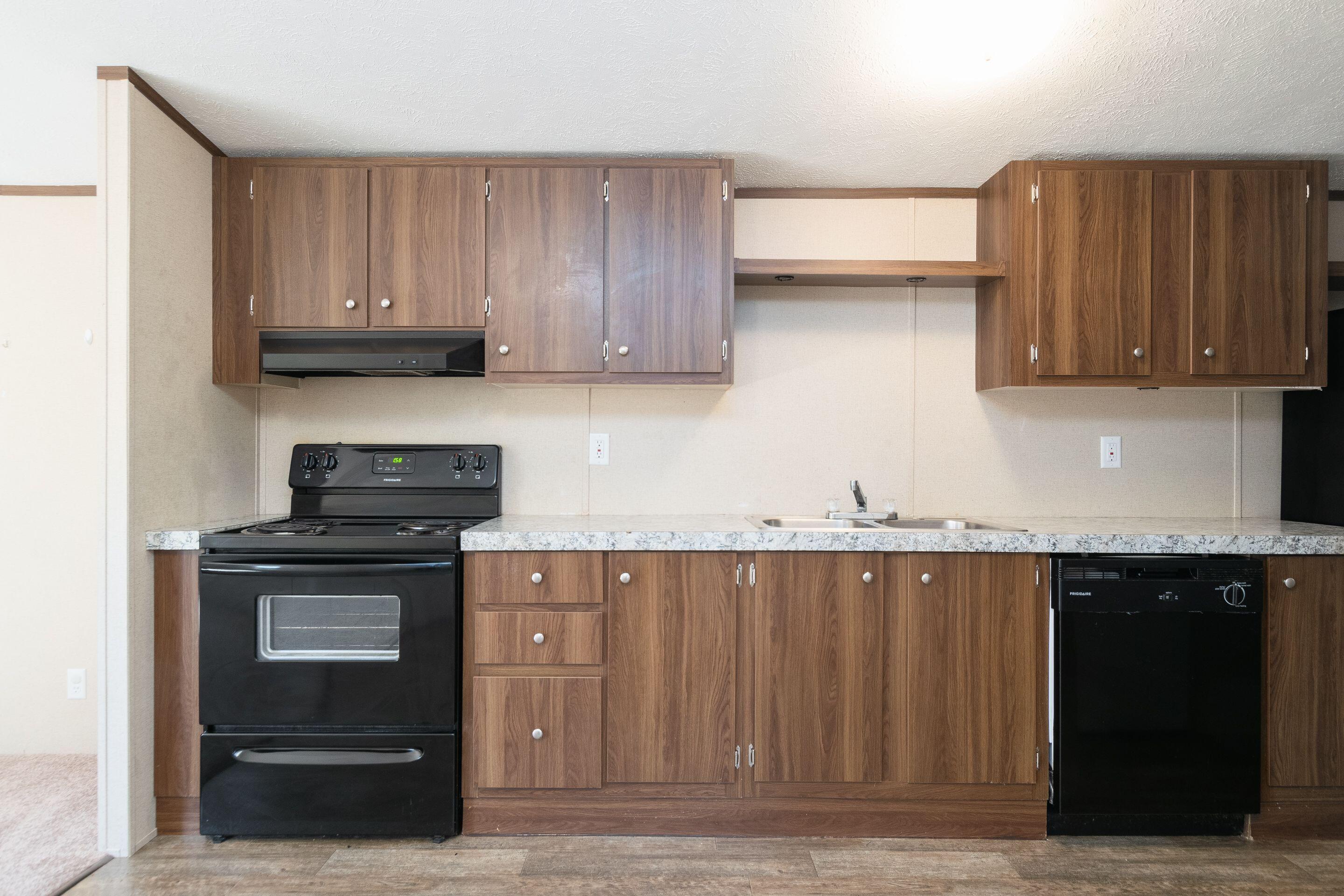 6765 Lee Radford, VA 24141 - Photo 5 of 25 6765 Lee Hwy kitchen 4