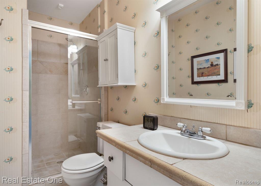 63 Stratford Lane Rochester Hills, MI 48309 - Photo 17 of 30