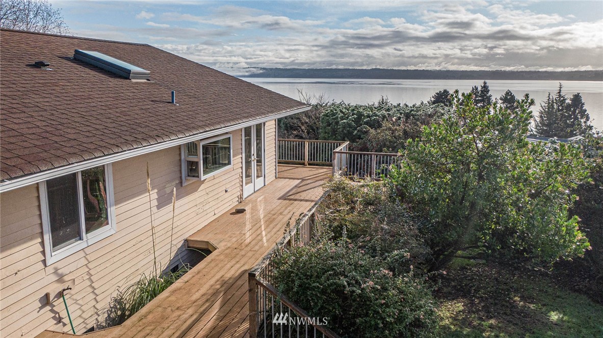 25826 75th Avenue Southwest Vashon, WA 98070 - Photo 1 of 31