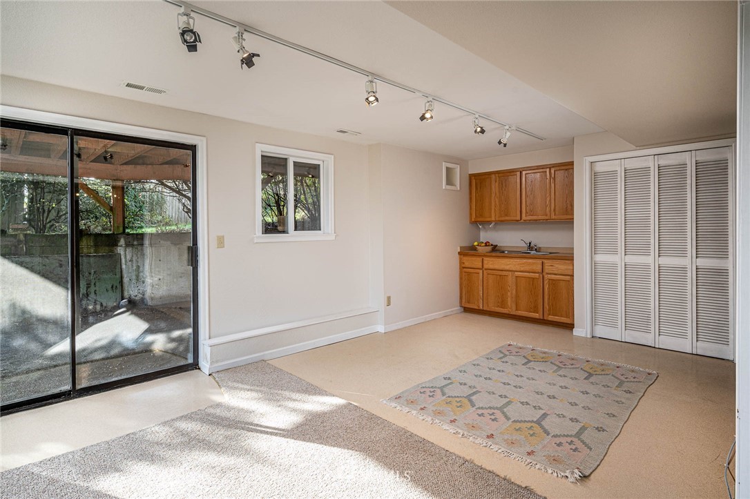 25826 75th Avenue Southwest Vashon, WA 98070 - Photo 25 of 31