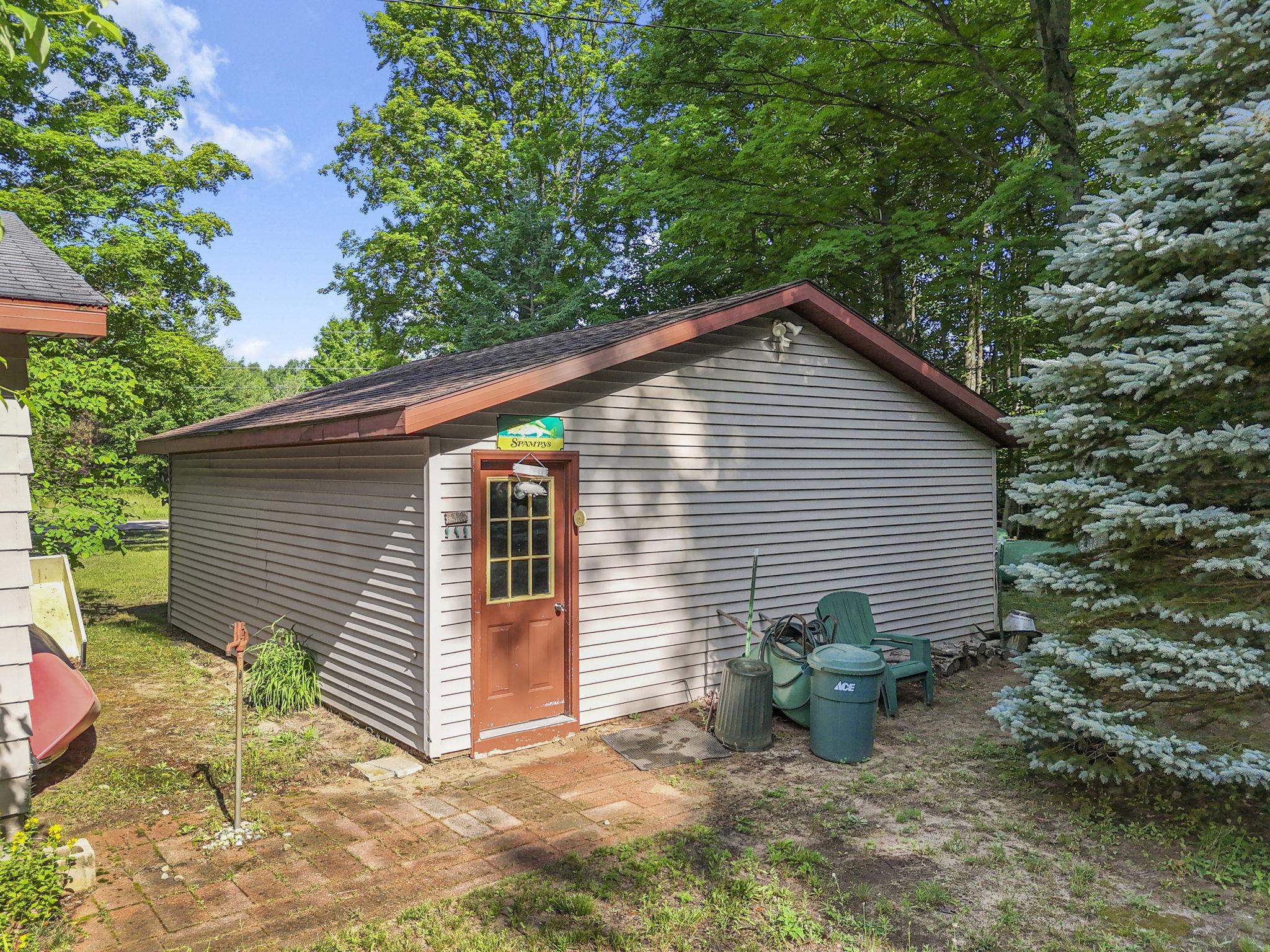 5135 Kast Road Benzonia, MI 49616 - Photo 43 of 45 1947767-622a70b0-8df3-4086-a56c-dac76a3609e5.JPG