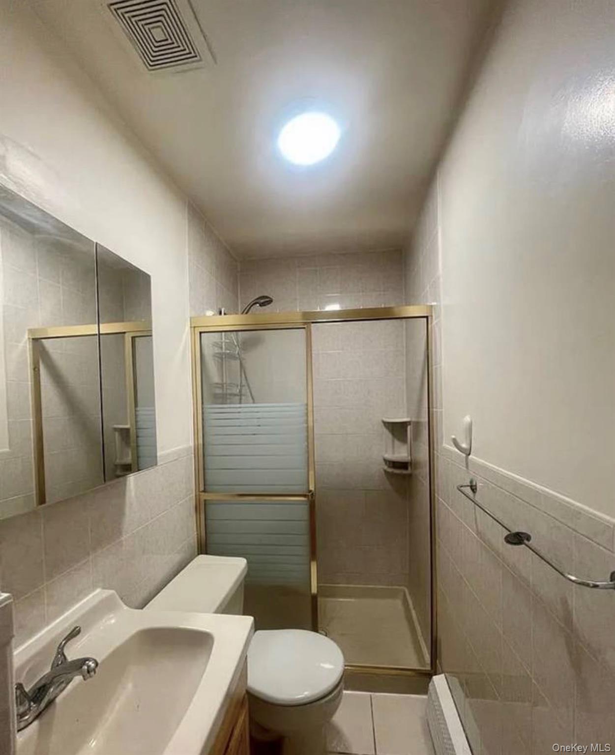 71-28 66th Road Queens, NY 11379 - Photo 7 of 9 Gallery Image 7