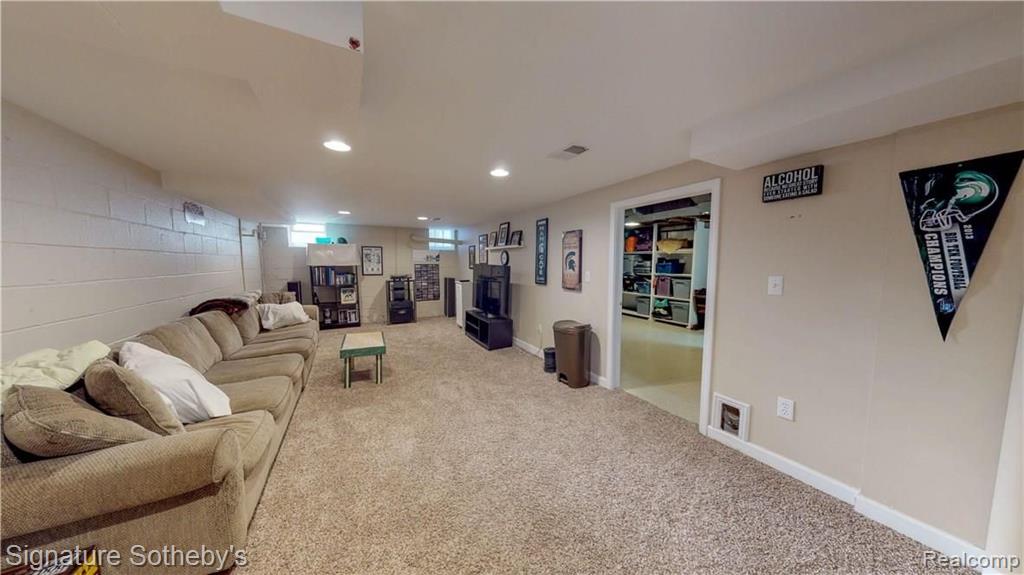 1932 Severn Road Grosse Pointe Woods, MI 48236 - Photo 16 of 24