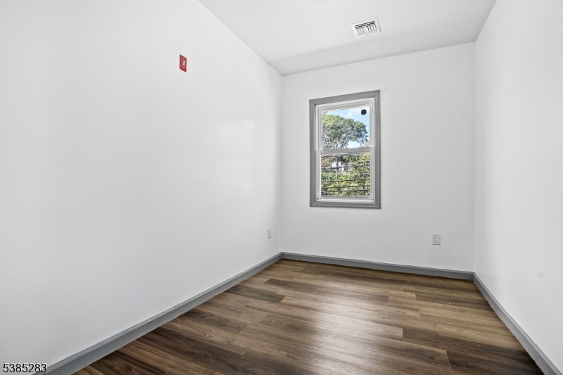 143 Valley Road, Unit 2L Montclair, NJ 07042 - Photo 13 of 20