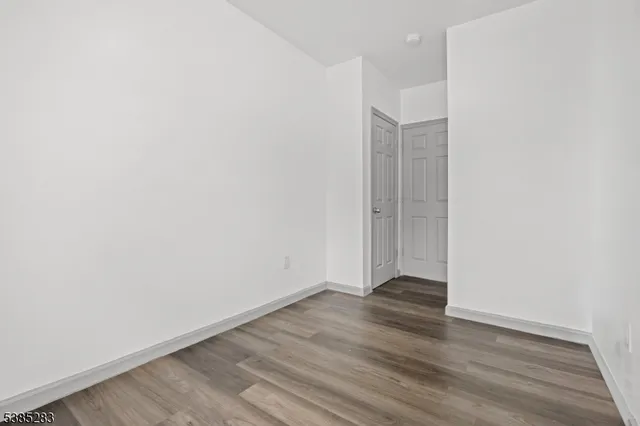 $2,400 | 143 Valley Road, Unit 2L, Montclair, NJ 07042