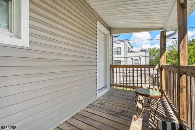 $2,400 | 143 Valley Road, Unit 2L, Montclair, NJ 07042