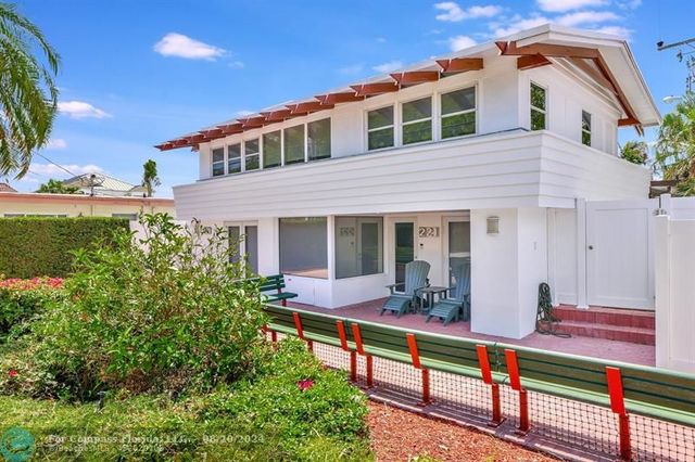 $750,000 | 221 Washingtonia Avenue, Lauderdale-by-the-Sea, FL 33308