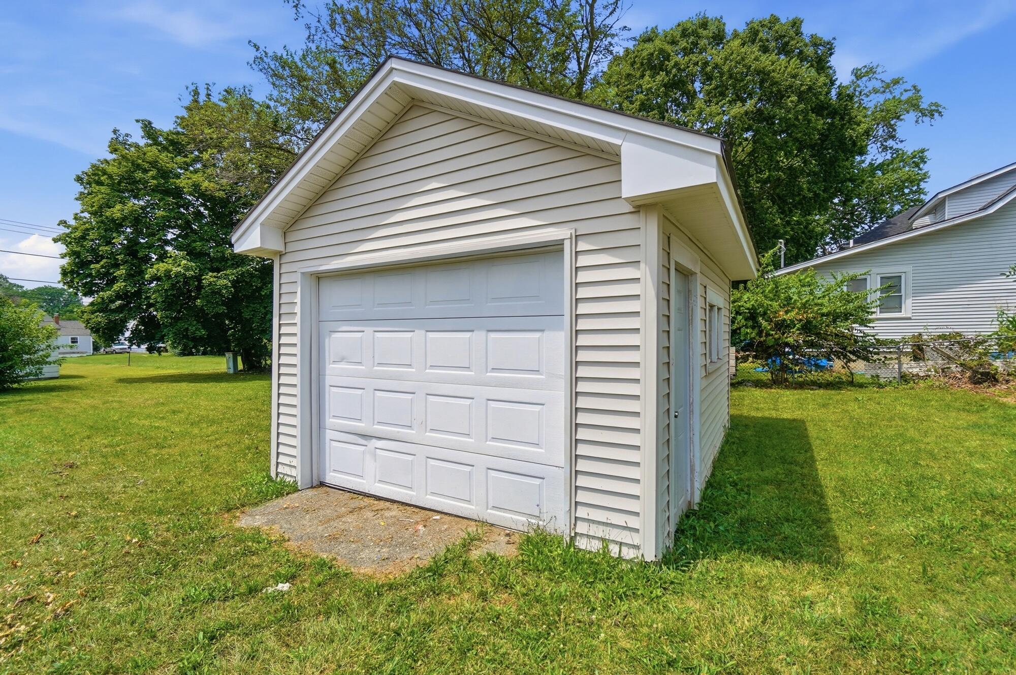 2015 Clifton Avenue Springfield, OH 45505 - Photo 53 of 56 294