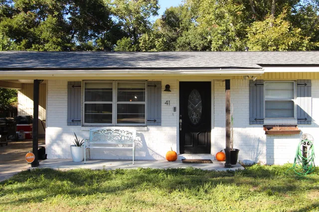 $2,100 | 41 Moriarty Street Northwest, Fort Walton Beach, FL 32548