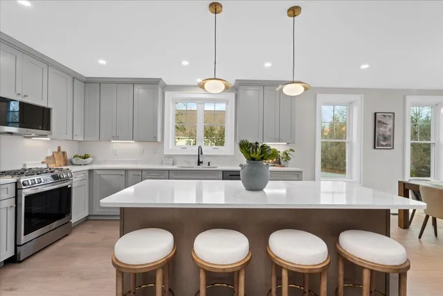 $1,358,000 | 5 Jennifer Drive, Merrimack, NH 03054