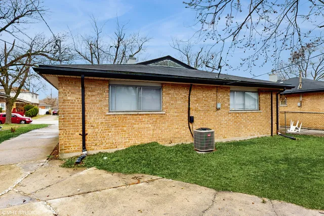 $1,850 | 1317 Mackinaw Avenue, Calumet City, IL 60409