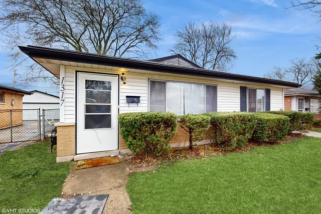 $1,850 | 1317 Mackinaw Avenue, Calumet City, IL 60409