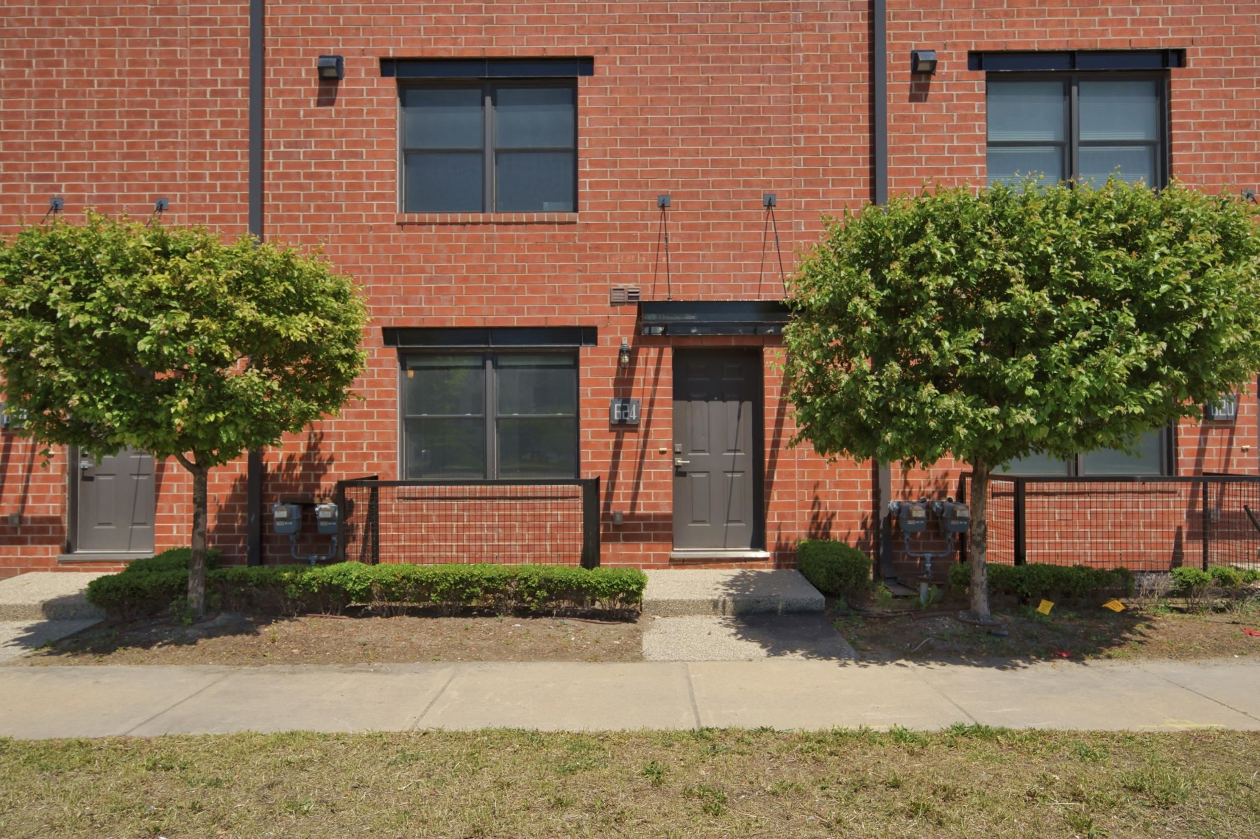 624 West 11 Mile Road Royal Oak, MI 48067 - Photo 6 of 23 50143446-411e6ec8-b2e2-429f-8863-762cdd5301e4.JPG