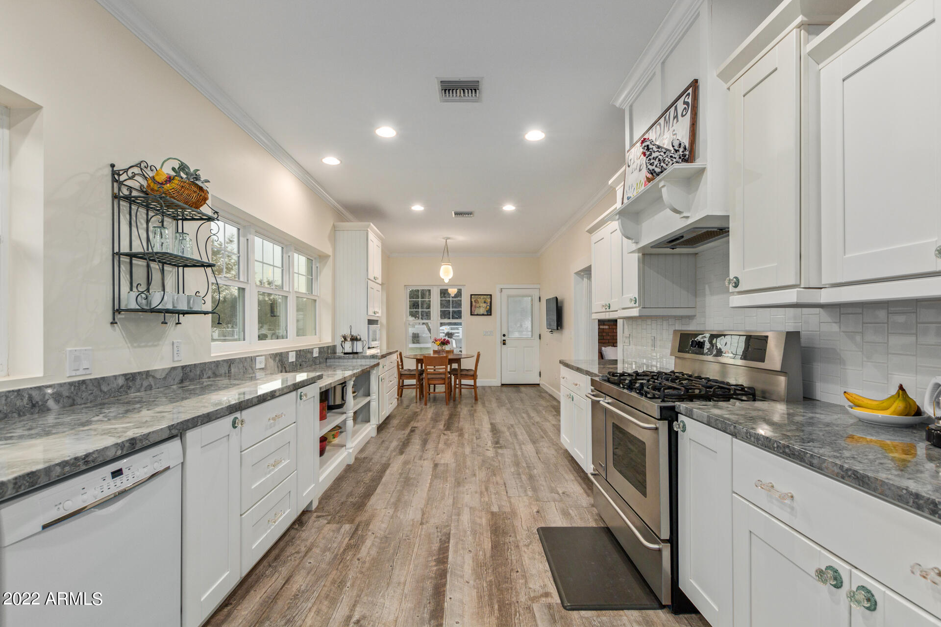 2831 East Frye Road Gilbert, AZ 85295 - Photo 3 of 40 31-Frye