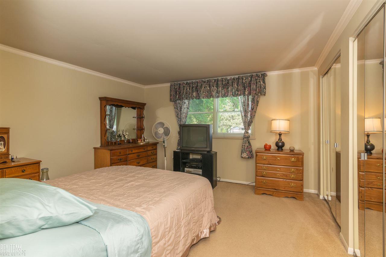 43371 Saal Road Sterling Heights, MI 48313 - Photo 13 of 27 31349096-12.JPG