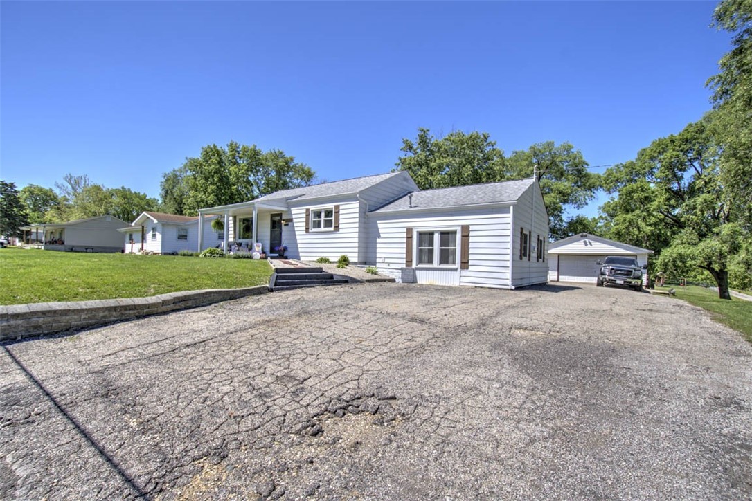 3137 Sandcreek Road Decatur, IL 62521 - Photo 7 of 26
