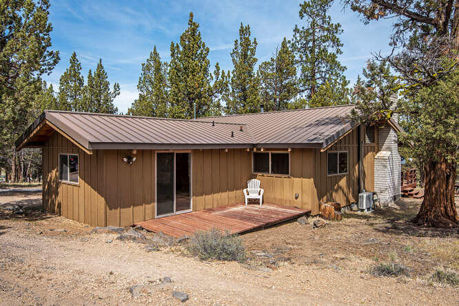 64145 Tyler Road Bend, OR 97703 - Photo 14 of 17 64145 Tyler Rd Bend OR 97701-small-017-0